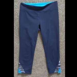 Under Armor 3/4 leggings!